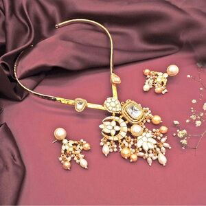 Minaki Gold Necklace Set.